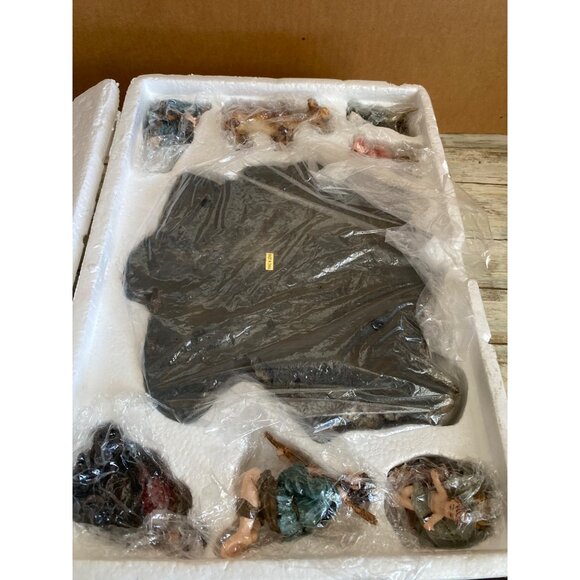 House of Lloyd “The Presepio” 8-Pc Nativity Set with Box 1980s - w/FLAW - Picture 3 of 16